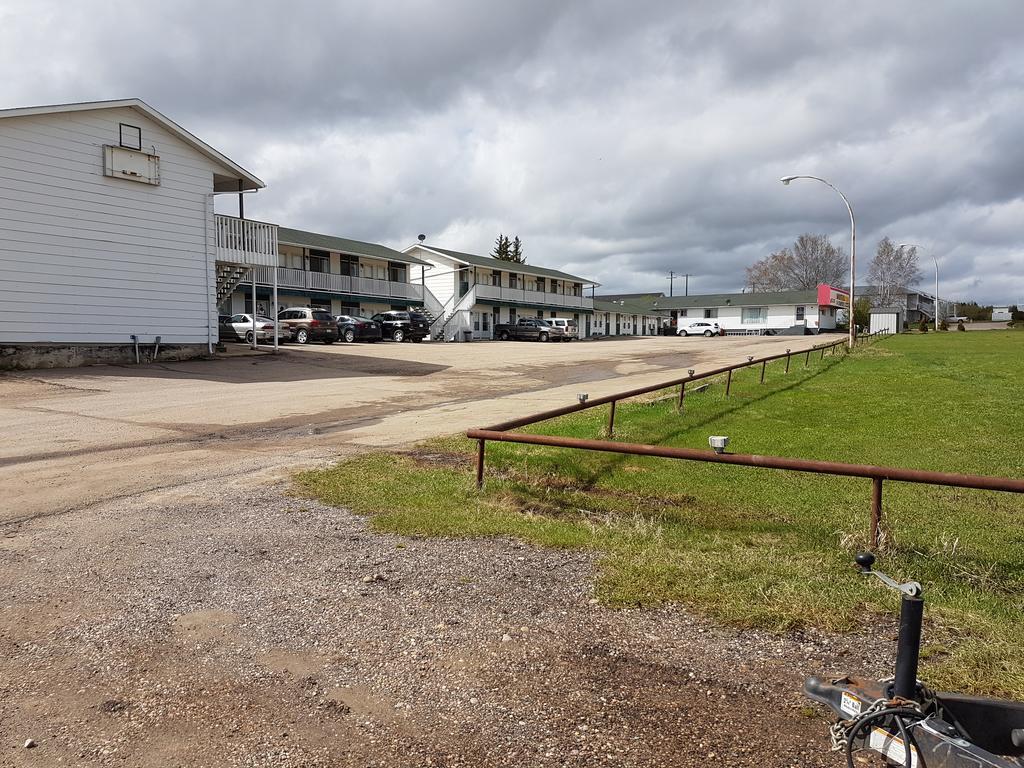 Elk Point Motel & Rv Park Exterior photo