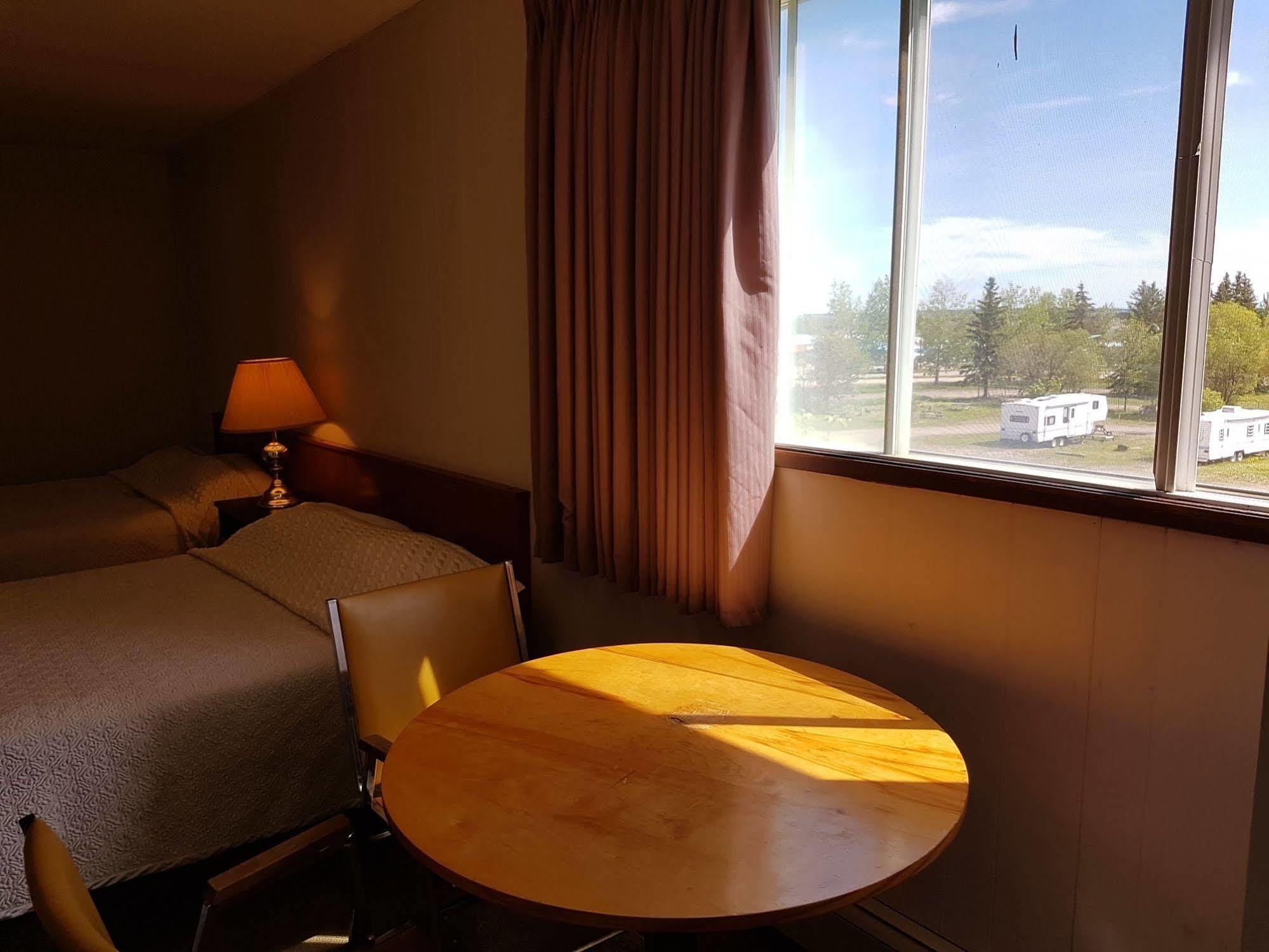 Elk Point Motel & Rv Park Exterior photo